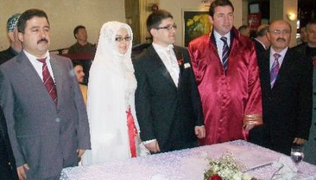 Devrek Tapu Sicil Müdürü Aycan'ın Kızının Düğününde Protokol Bir Araya Geldi