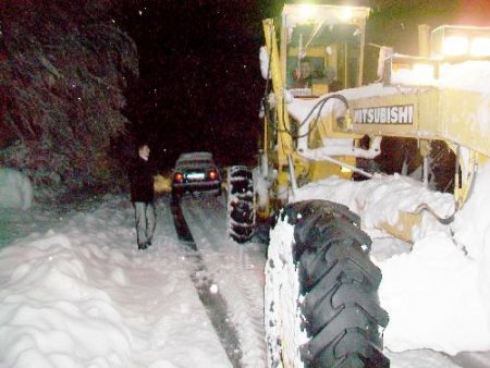 Devrek'te Ulaşıma Kapanan Köy Yolları İki Günlük Çalışma Sonucunda Açıldı