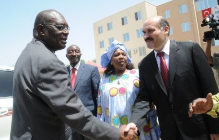 Devrimin eşiğinden dönen Çad’da yeni Türk okulu açıldı