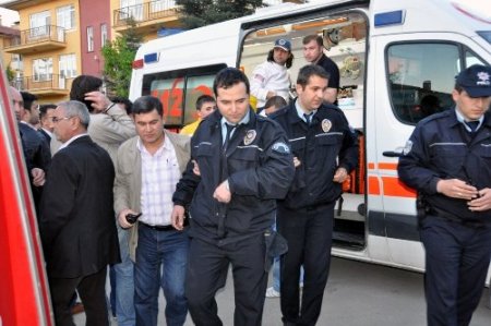 Devriye gezen polis otomobili kaza yaptı: 3'ü polis 4 yaralı
