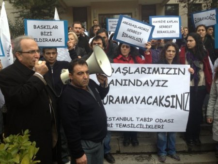 DHKP-C'den gözaltına alınan sağlık personeli için eylem yaptılar