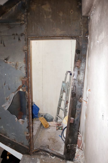 DHKP-C'nin çelik kapılı hücre evi görüntülendi