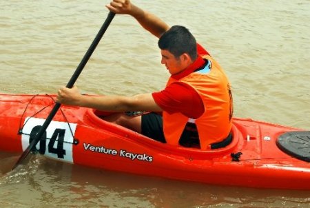Dicle Nehri'nde kelek yerine kanolar yarıştı