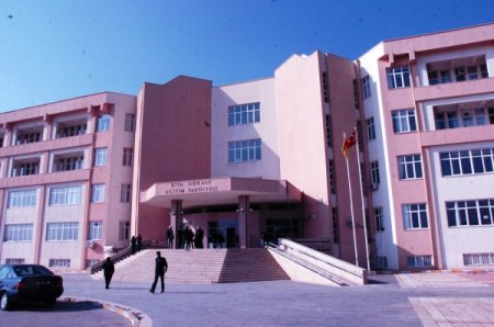 Dicle Üniversitesi'nde Zazaki sorular sızdırılınca sınav iptal edildi