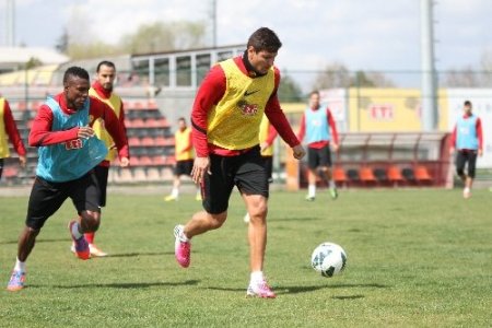 Diego: Eskişehirspor’a kaptan ve hoca olmak istiyorum
