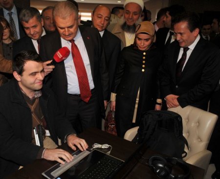 Dijital Kütüphane'yi Bakan Yıldırım Açtı