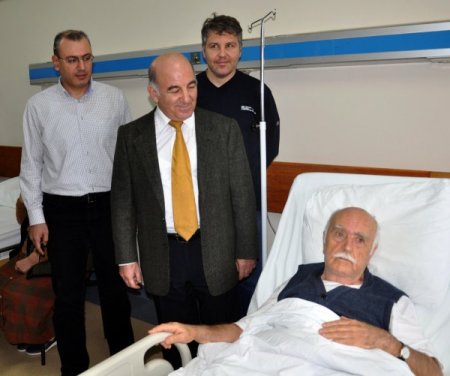 Dil zarı kullanılarak kapanan idrar yolu açıldı