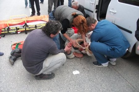 Dili nefes borusuna kaçan kazazede boğazında delik açılarak kurtarıldı