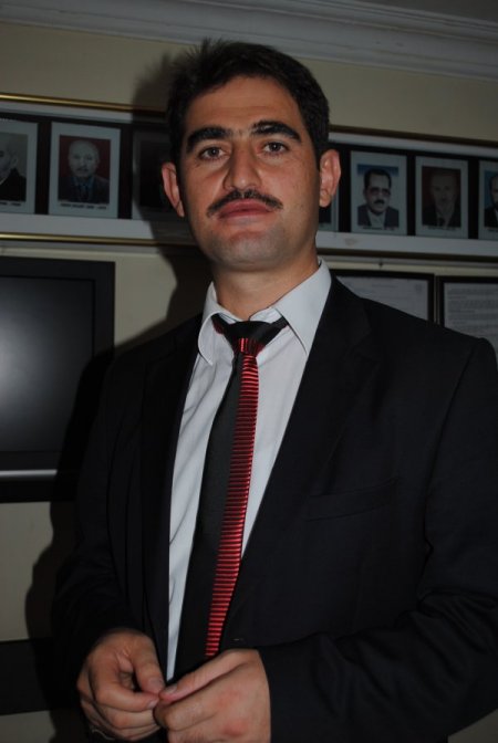 Din Görevlileri, Birbirlerini Çiçek Vererek Kutladı