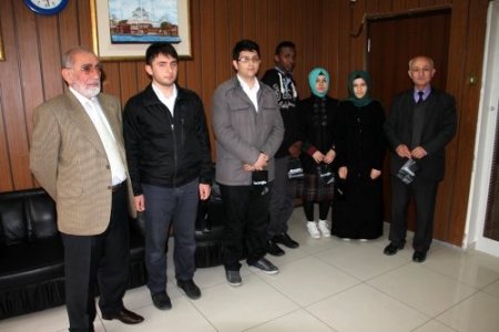 Din Görevlileri Derneği başarılı öğrencileri ödüllendirdi