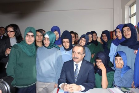 Dinçer: Öğretmenleri sistematik olarak eğitime alacağız