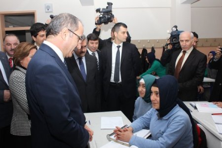 Dinçer: Öğretmenleri sistematik olarak eğitime alacağız