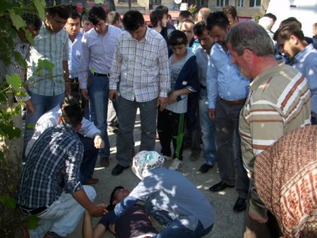 Direksiyon Başında Sara Nöbeti Geçiren Sürücü Kaza Yaptı