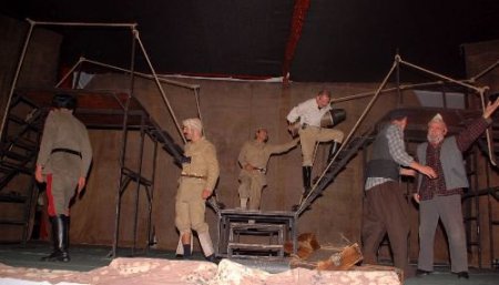 Diriliş İsimli Tiyatro Oyunu Manavgat'ta Sahnelendi