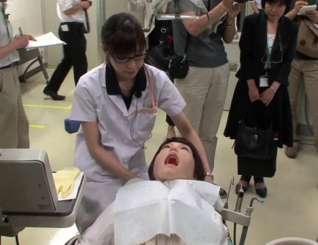 Dişçi Adayları İçin ‘hasta Robot’ Geliştirildi