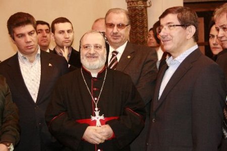 Dışişleri Bakanı Davutoğlu: Filistin'e Dönük Yardımlar Devam Edecek