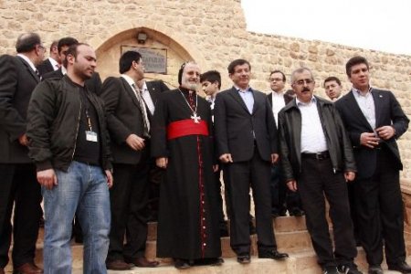 Dışişleri Bakanı Davutoğlu: Filistin'e Dönük Yardımlar Devam Edecek