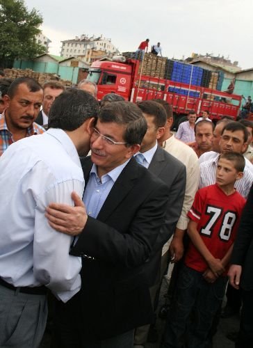 Dışişleri Bakanı Davutoğlu: Türkiye Küresel Enerji Akışının En Önemli Kavşak Ülkesidir