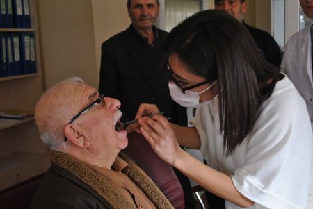 Dişlerine günlük bakanların ağız sağlığı tam