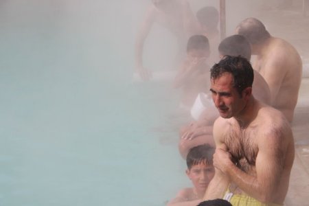 Diyadin Kaplıcaları, kış günlerinde ziyaretçi akınına uğruyor