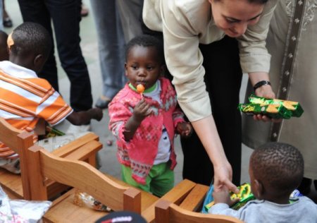 Diyanet İşleri Başkanı Görmez’den Kamerun’da yetimhane ziyareti