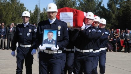 Diyarbakır, Nevruz Şehidini Gözyaşlarıyla Uğurladı