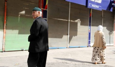 Diyarbakır Cezaevi önünde toplanan BDP’lilere polis müdahale etti