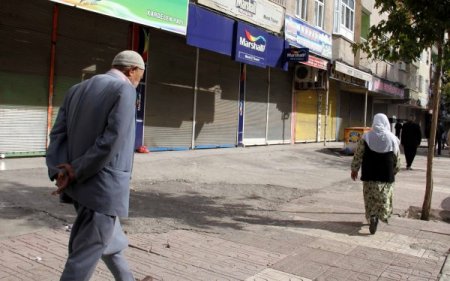 Diyarbakır Cezaevi önünde toplanan BDP’lilere polis müdahale etti