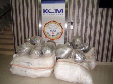 Diyarbakır Emniyeti 405 kilogram esrar ele geçirdi