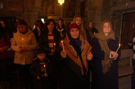 Diyarbakır Meryem Ana Kilisesi'nde Noel ayini yapıldı