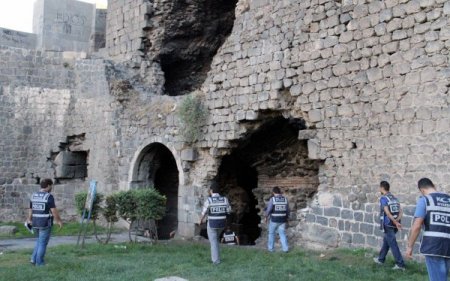 Diyarbakır polisi, halkın huzuru için dev sokak uygulaması yaptı