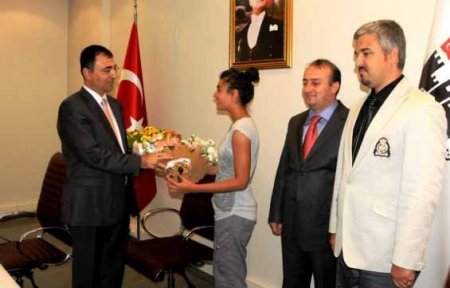 Diyarbakır Polisi 250 Öğrenciye Antalya’da Tatil Yaptırdı