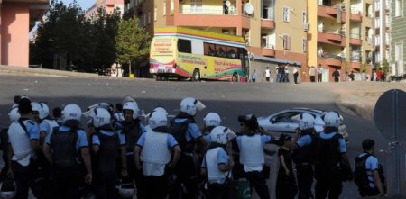 Diyarbakır Polisi İzinsiz Gösteriye İzin Vermedi