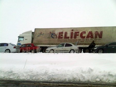 Diyarbakır-şanlıurfa Yolu Ulaşıma Kapandı