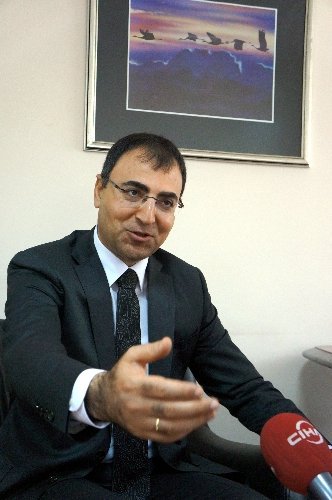 Diyarbakır valisinden okuma salonlarına teşekkür: Eğitime ciddi katkı alıyoruz