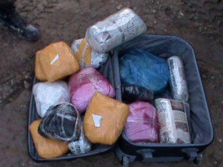 Diyarbakır'da 2 Tona Yakın Esrar Ele Geçirildi