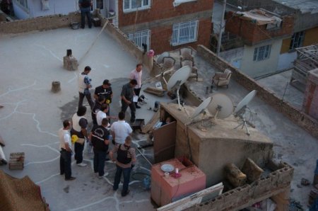 Diyarbakır’da bir binanın çatısında el bombası bulundu