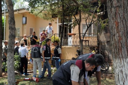 Diyarbakır'da Emniyet Binasına Bombalı Saldırı: 5 Polis Yaralı