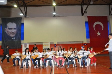 Diyarbakır’da ihtiyaç sahibi çocuklar ‘Emniyet’le geleceğe kazandırılıyor