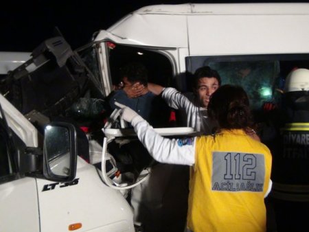 Diyarbakır’da iki ayrı trafik kazasında 5 kişi hayatını kaybetti