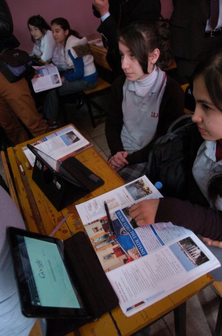 Diyarbakır’da iki yılda bin 430 lise öğrencisi tablet bilgisayara kavuştu