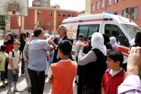 Diyarbakır’da Öğrenciler Sütten Zehirlendi