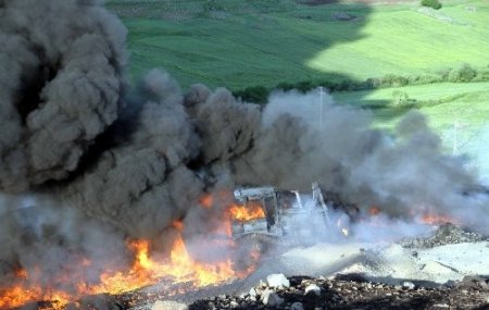 Diyarbakır'da patlamadan sonra çıkan yangın söndürüldü