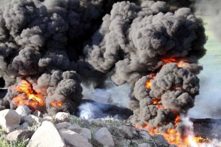 Diyarbakır'da patlamadan sonra çıkan yangın söndürüldü