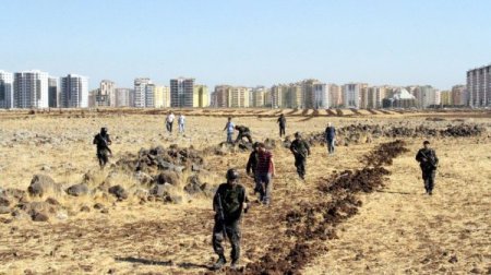 Diyarbakır'da polise saldırı hazırlığı yapan 4 terör örgütü üyesi yakalandı