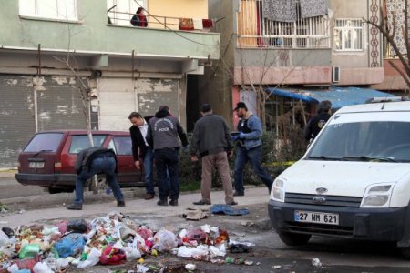 Diyarbakır’da polise ses bombalı saldırı: 2 yaralı