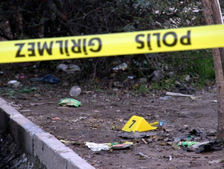 Diyarbakır’da polise ses bombalı saldırı: 2 yaralı