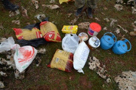 Diyarbakır'da teröristler için hazırlanan yaşam malzemeleri ele geçirildi