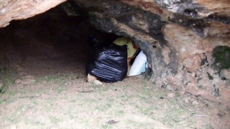 Diyarbakır'da teröristler için hazırlanan yaşam malzemeleri ele geçirildi