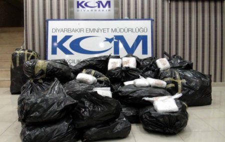 Diyarbakır’da yarım ton esrar ele geçirildi